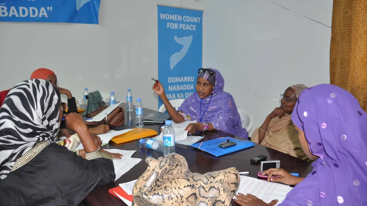 Somali women at the table