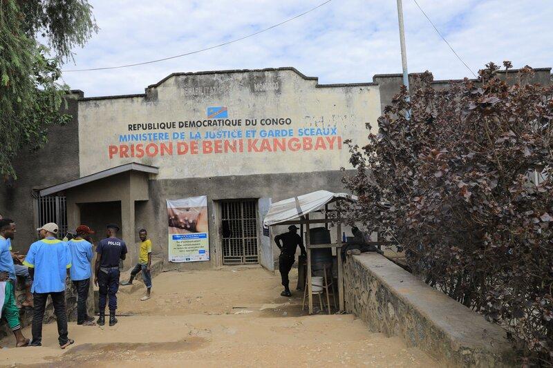beni agents prison 